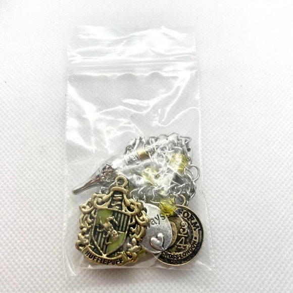HUFFLEPUFF Harry Potter Charm Bracelet - Picture 9 of 9